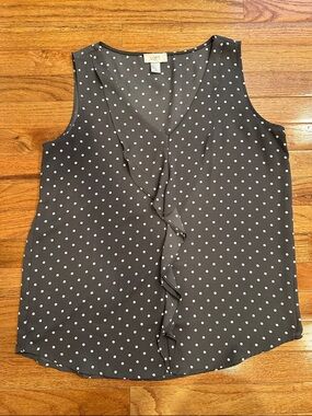 LOFT gray and White Polka Dot Ruffle Sleeveless Top, size M
